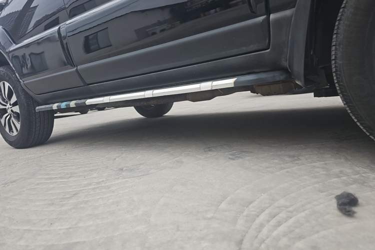 Used Kia Sportage 2013 2.0L Automatic Two-Wheel Drive GLS Trim Right Side Sill