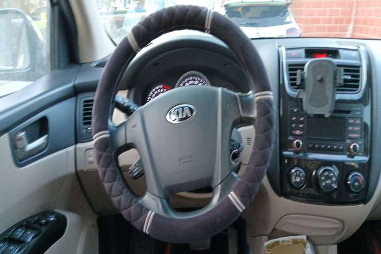Used Kia Sportage 2013 2.0L Automatic Two-Wheel Drive GL Trim Steering Wheel