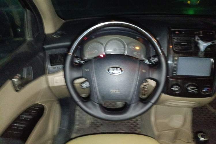 Used Kia Sportage 2013 2.0L Manual Two-Wheel Drive GL Trim Steering Wheel
