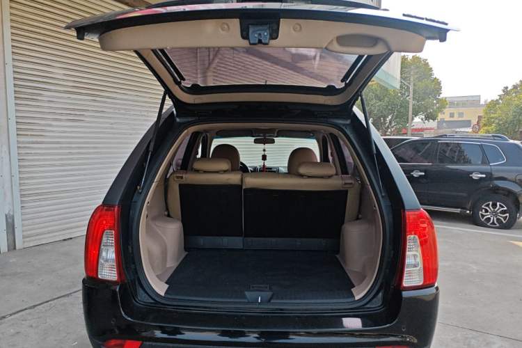 Used Kia Sportage 2013 2.0L Manual Two-Wheel Drive GL Trim Trunk