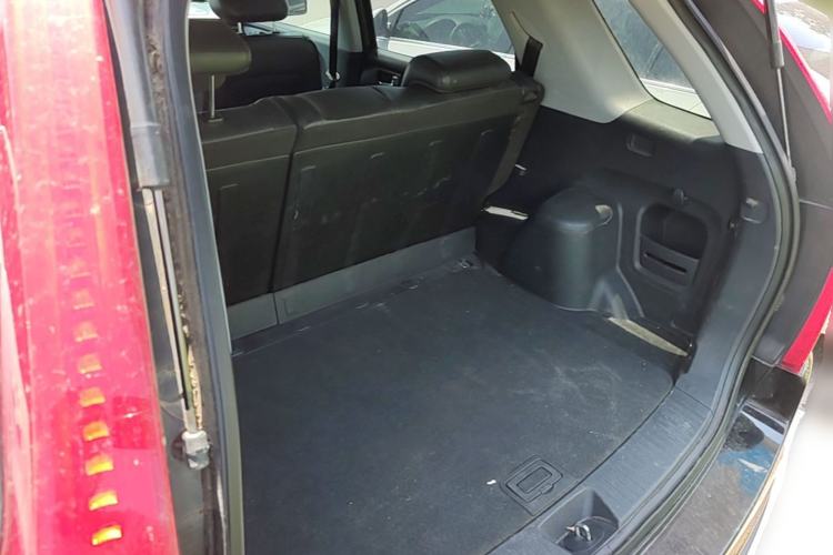 Used Kia Sportage 2013 2.0L Manual Two-Wheel Drive GLS Trunk