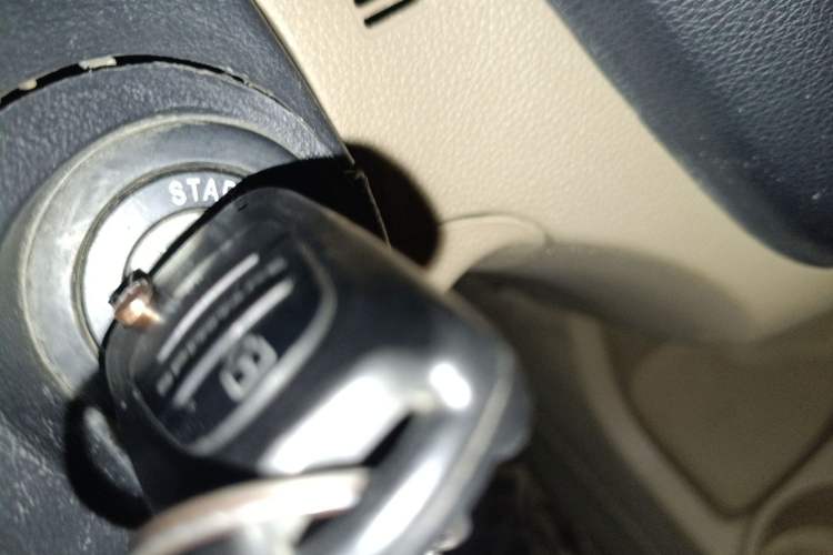 Used Kia Sportage 2013 2.0L Manual Two-Wheel Drive GL Trim Vehicle Key