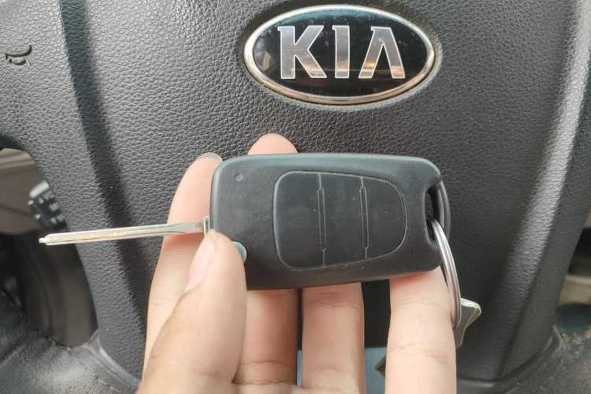 Used Kia Sportage 2013 2.0L Manual Two-Wheel Drive GL Trim Vehicle Key