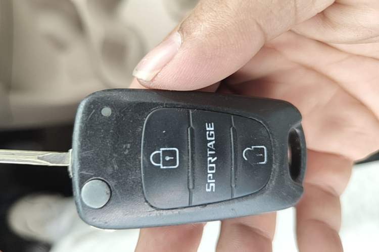 Used Kia Sportage 2013 2.0L Manual Two-Wheel Drive GL Trim Vehicle Key