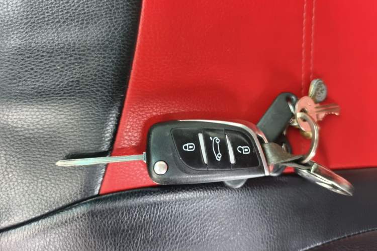 Used Kia Sportage 2013 2.0L Automatic Two-Wheel Drive GL Trim Vehicle Key