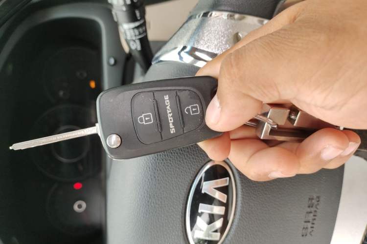 Used Kia Sportage 2013 2.0L Automatic Two-Wheel Drive DLX Trim Vehicle Key