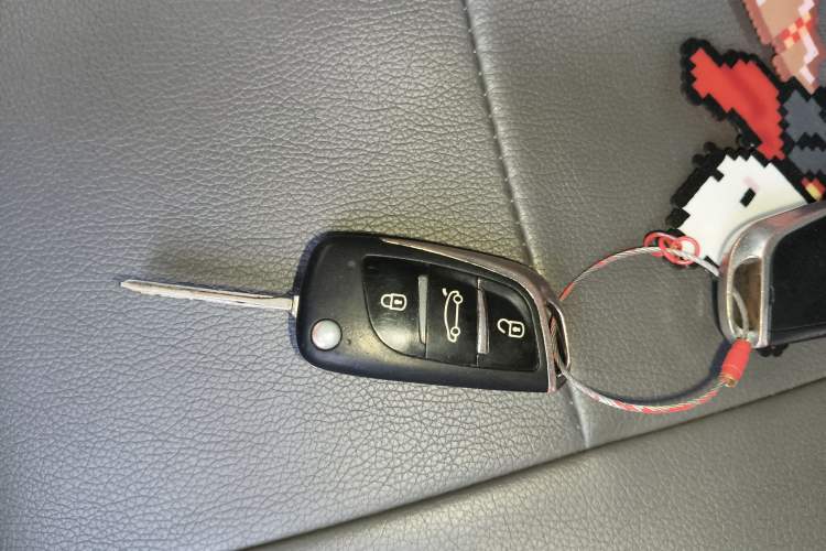 Used Kia Sportage 2013 2.0L Manual Two-Wheel Drive GL Trim Vehicle Key