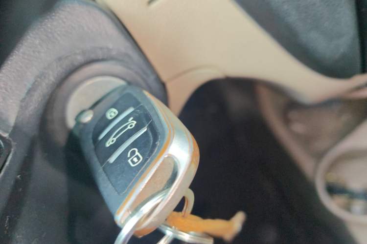 Used Kia Sportage 2013 2.0L Manual Two-Wheel Drive GL Trim Vehicle Key