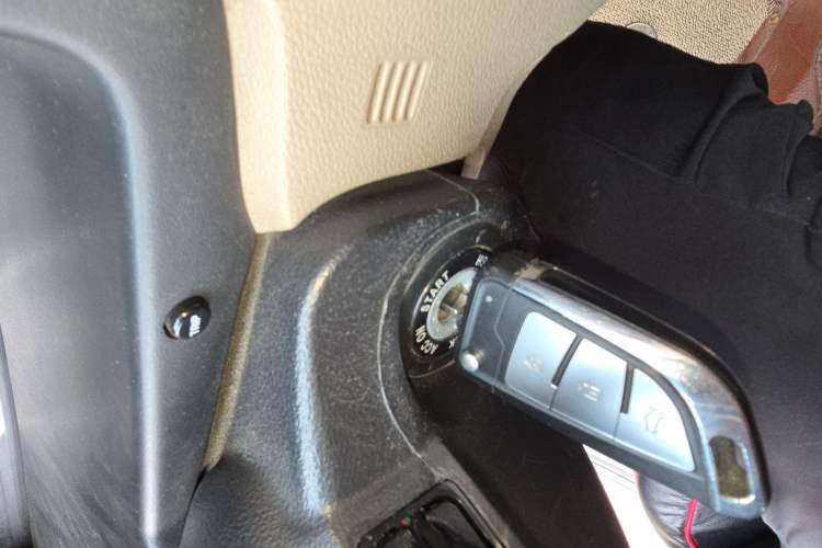 Used Kia Sportage 2013 2.0L Manual Two-Wheel Drive GL Trim Vehicle Key