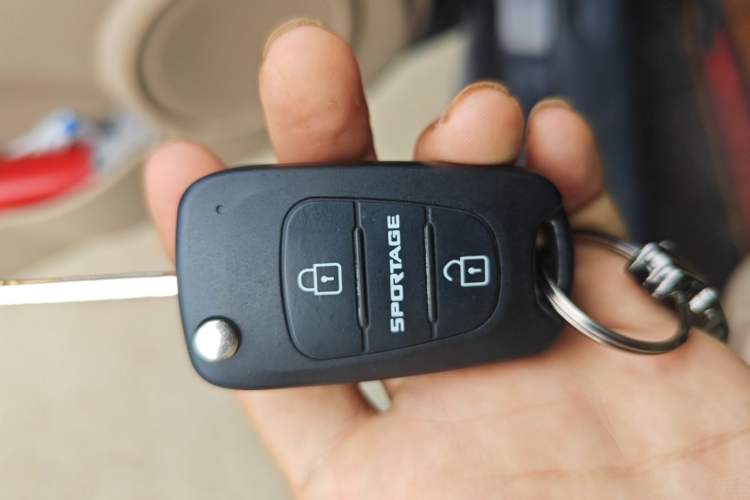 Used Kia Sportage 2013 2.0L Manual Two-Wheel Drive GL Trim Vehicle Key