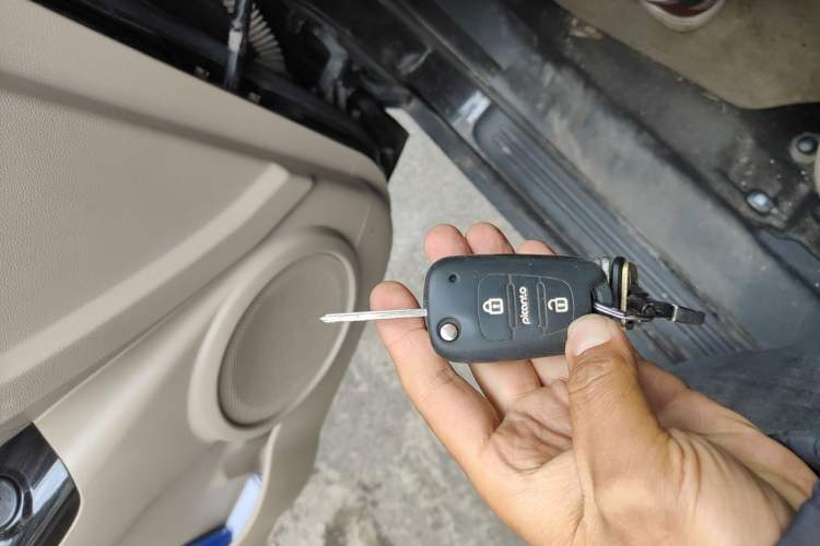 Used Kia Sportage 2013 2.0L Manual Two-Wheel Drive GL Trim Vehicle Key