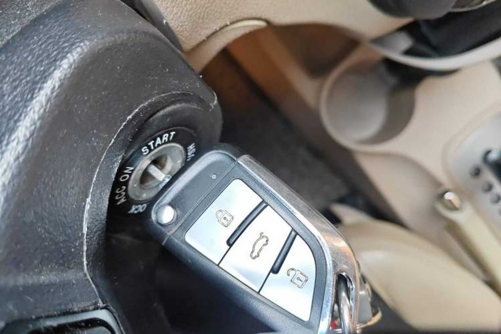 Used Kia Sportage 2013 2.0L Automatic Two-Wheel Drive GL Trim Vehicle Key