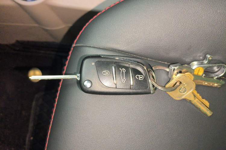 Used Kia Sportage 2013 2.0L Automatic Two-Wheel Drive GL Trim Vehicle Key