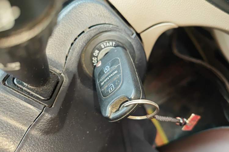 Used Kia Sportage 2013 2.0L Manual Two-Wheel Drive GL Trim Vehicle Key