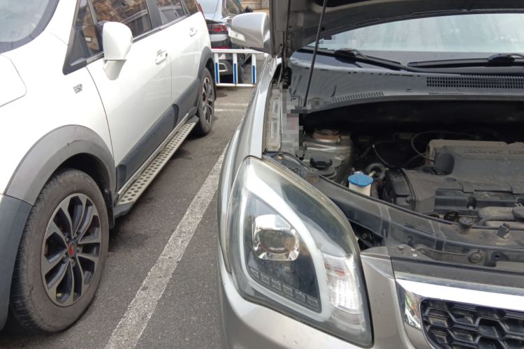 Used Kia Sportage 2013 2.0L Automatic Two-Wheel Drive GLS Trim Engine Bay Right