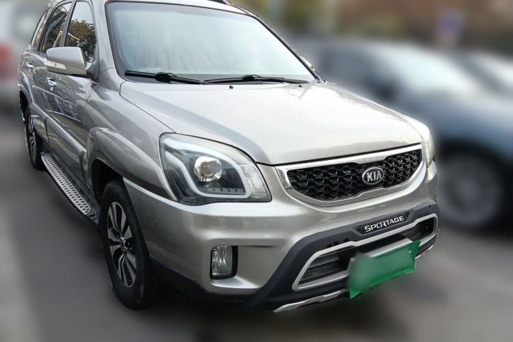 Used Kia Sportage 2013 2.0L Automatic Two-Wheel Drive GLS Trim Front Right 45 Deg