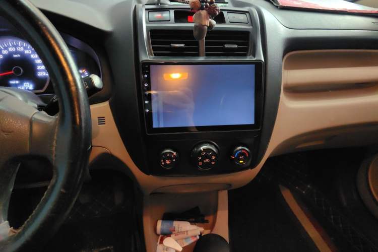 Used Kia Sportage 2013 2.0L Manual Two-Wheel Drive GL Trim Audio And AC Panel