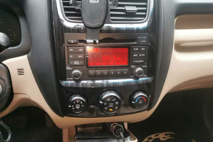 Used Kia Sportage 2013 2.0L Automatic Two-Wheel Drive GL Trim Audio And AC Panel