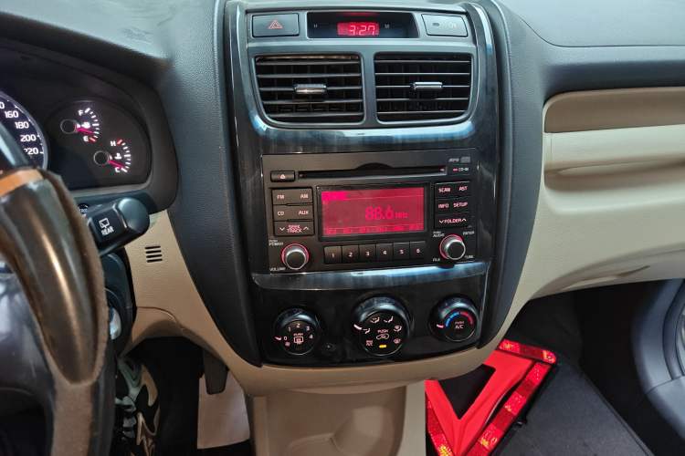 Used Kia Sportage 2013 2.0L Automatic Two-Wheel Drive GL Trim Audio And AC Panel