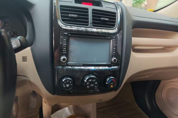 Used Kia Sportage 2013 2.0L Automatic Two-Wheel Drive GL Trim Audio And AC Panel