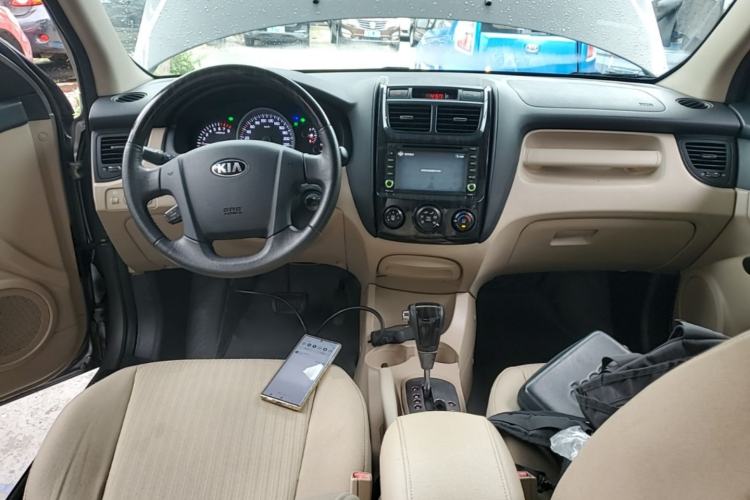 Used Kia Sportage 2013 2.0L Automatic Two-Wheel Drive GL Trim Center Console