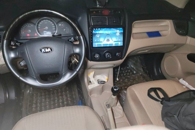 Used Kia Sportage 2013 2.0L Manual Two-Wheel Drive GL Trim Center Console