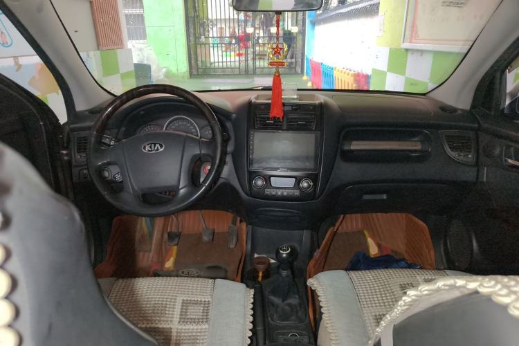 Used Kia Sportage 2013 2.0L Manual Two-Wheel Drive GLS Center Console