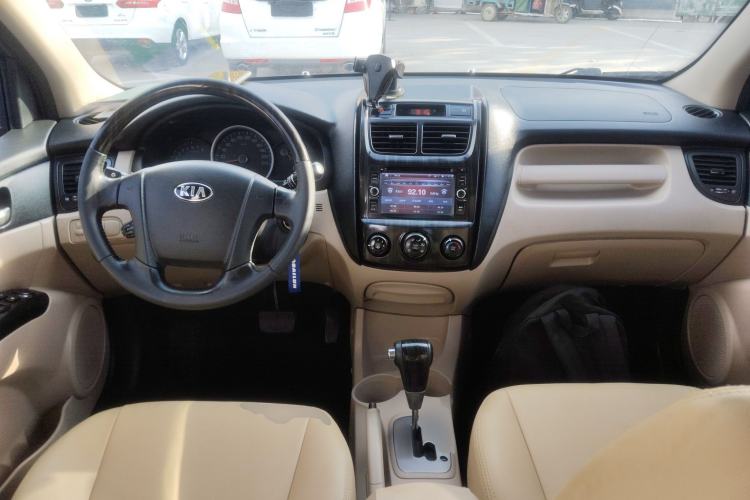 Used Kia Sportage 2013 2.0L Automatic Two-Wheel Drive GL Trim Center Console