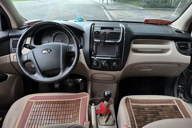 Used Kia Sportage 2013 2.0L Manual Two-Wheel Drive GL Trim Center Console