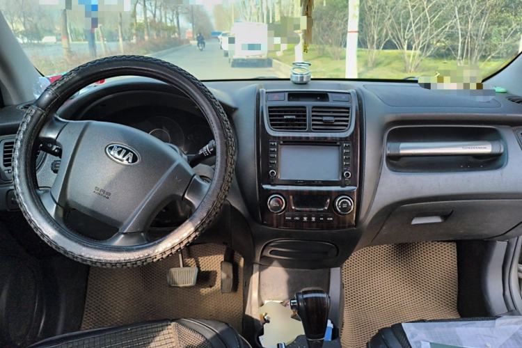 Used Kia Sportage 2013 2.0L Automatic Two-Wheel Drive GLS Trim Center Console