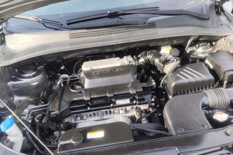 Used Kia Sportage 2013 2.0L Automatic Two-Wheel Drive GL Trim Engine Bay