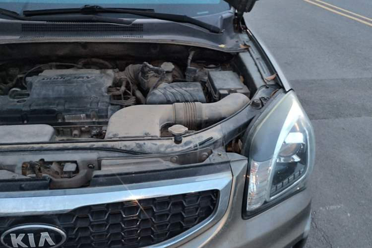 Used Kia Sportage 2013 2.0L Manual Two-Wheel Drive GL Trim Engine Bay Left