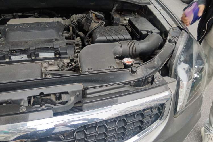 Used Kia Sportage 2013 2.0L Automatic Two-Wheel Drive GL Trim Engine Bay Left