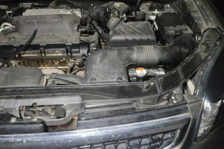 Used Kia Sportage 2013 2.0L Manual Two-Wheel Drive GL Trim Engine Bay Left