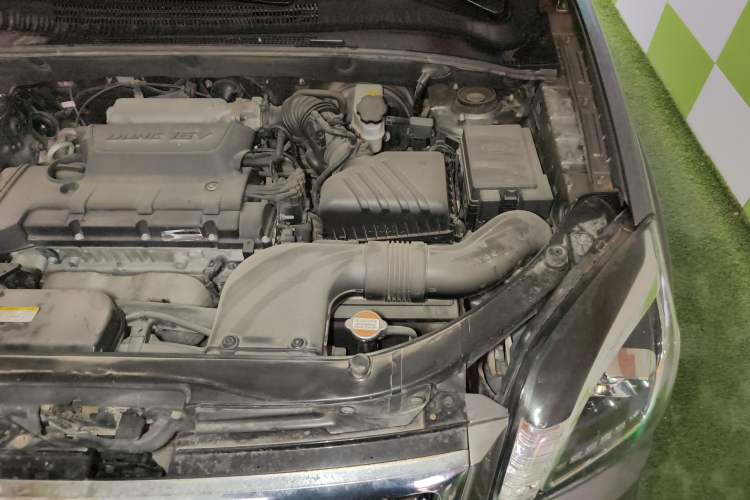 Used Kia Sportage 2013 2.0L Manual Two-Wheel Drive GLS Engine Bay Left