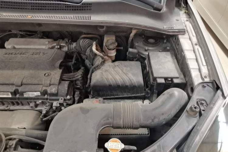 Used Kia Sportage 2013 2.0L Automatic Two-Wheel Drive GL Trim Engine Bay Left