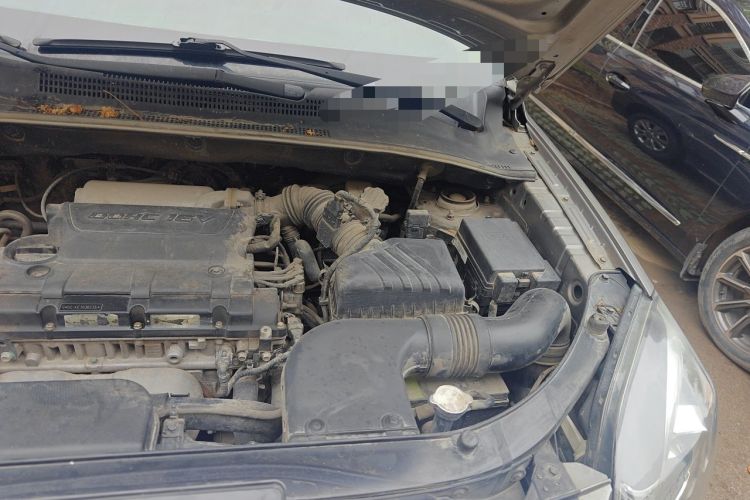 Used Kia Sportage 2013 2.0L Manual Two-Wheel Drive GL Trim Engine Bay Left