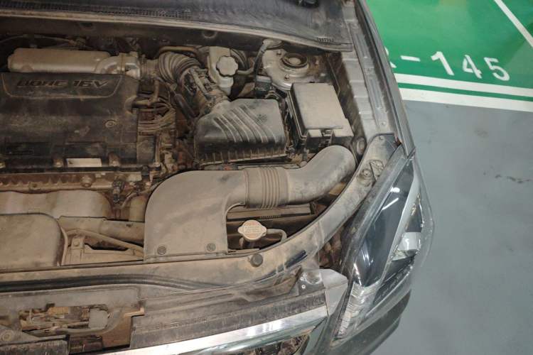 Used Kia Sportage 2013 2.0L Manual Two-Wheel Drive GL Trim Engine Bay Left