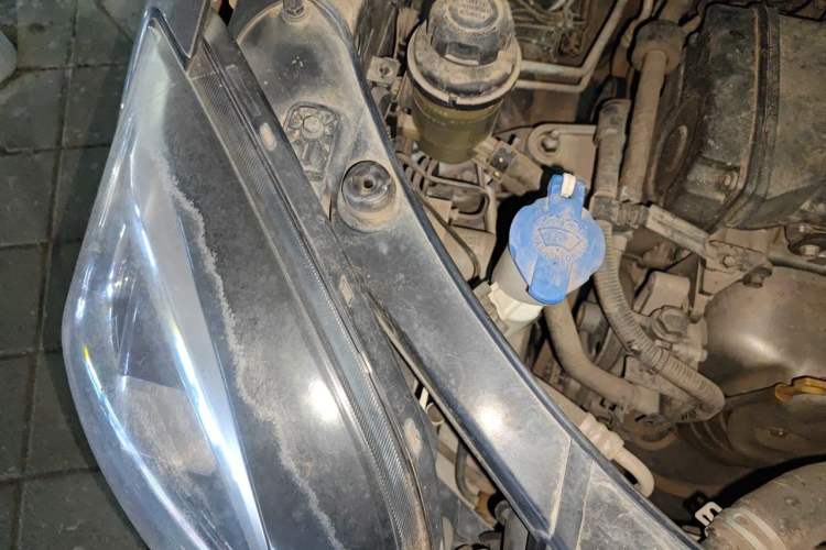 Used Kia Sportage 2013 2.0L Automatic Two-Wheel Drive GL Trim Engine Bay Right