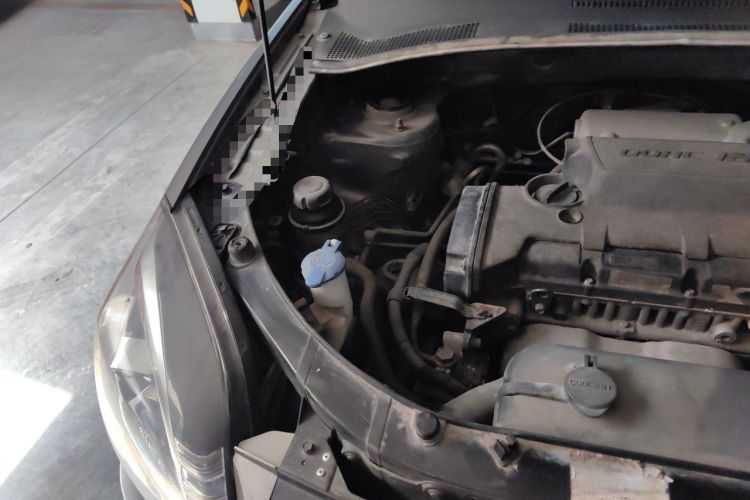 Used Kia Sportage 2013 2.0L Manual Two-Wheel Drive GL Trim Engine Bay Right