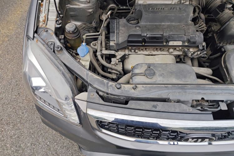 Used Kia Sportage 2013 2.0L Manual Two-Wheel Drive GL Trim Engine Bay Right