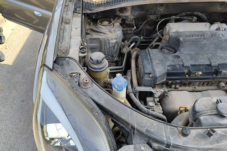 Used Kia Sportage 2013 2.0L Automatic Two-Wheel Drive GLS Trim Engine Bay Right