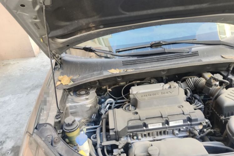 Used Kia Sportage 2013 2.0L Manual Two-Wheel Drive GLS Engine Bay Right