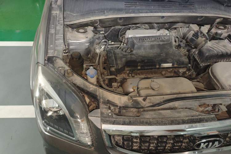 Used Kia Sportage 2013 2.0L Manual Two-Wheel Drive GL Trim Engine Bay Right