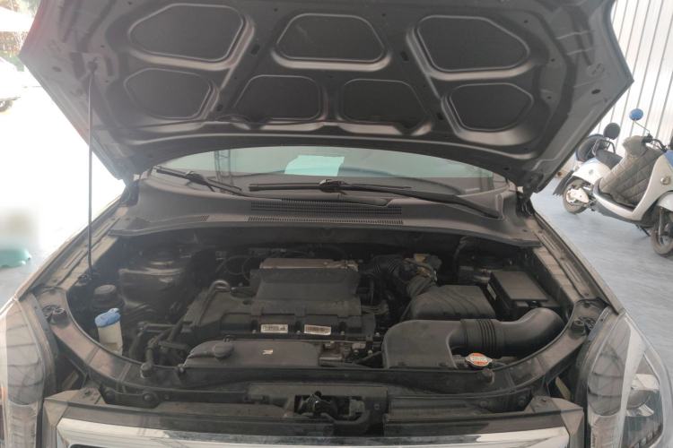 Used Kia Sportage 2013 2.0L Manual Two-Wheel Drive GL Trim Engine Bay