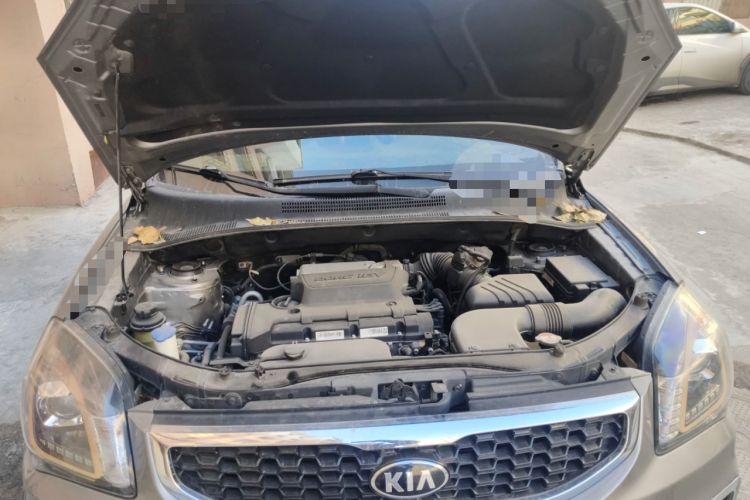 Used Kia Sportage 2013 2.0L Manual Two-Wheel Drive GLS Engine Bay