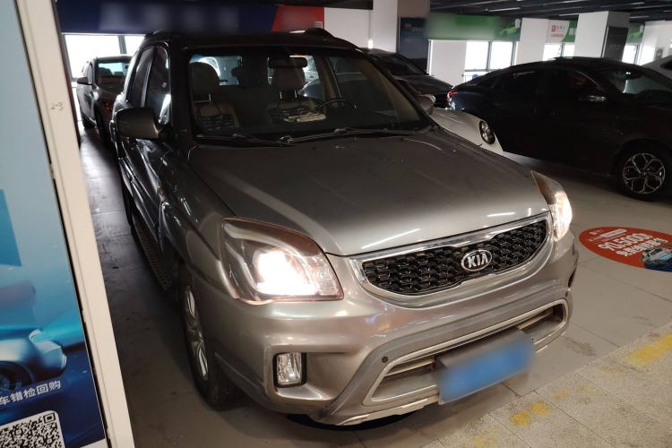 Used Kia Sportage 2013 2.0L Manual Two-Wheel Drive GL Trim Exterior 2