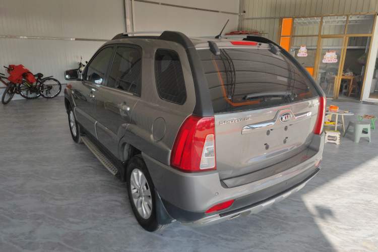 Used Kia Sportage 2013 2.0L Manual Two-Wheel Drive GL Trim Exterior 2