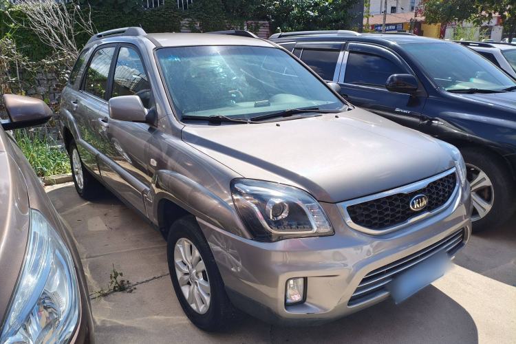 Used Kia Sportage 2013 2.0L Manual Two-Wheel Drive GL Trim Exterior 2