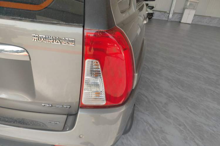 Used Kia Sportage 2013 2.0L Manual Two-Wheel Drive GL Trim Exterior 3